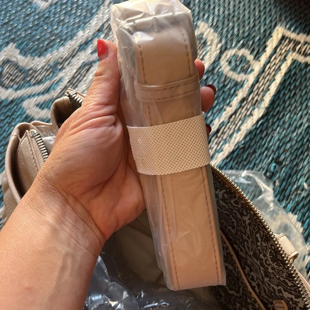 Liebeskind Blush Leather Bag - Picture 12 of 12